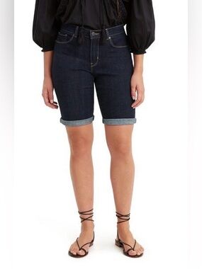 NWT Levi's Women’s Classic Bermuda Jean Shorts Size 24